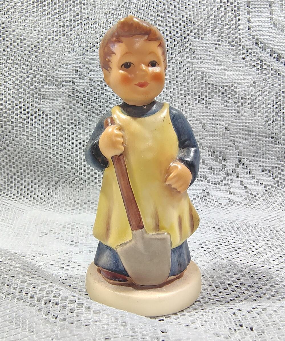 Hummel Figurine Goebel Germany 1996 #727 "Garden Treasures" Collectors Club VTG